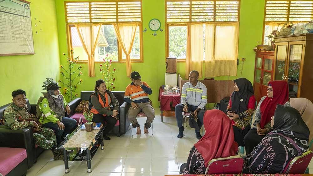 Kunjungan sekolah obi